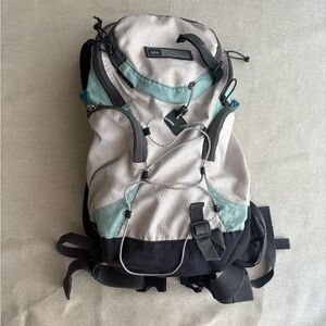 REI Men's Backpack in Cream and Teal